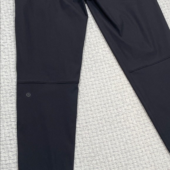 Lululemon Essential High-Rise Trouser Pants Pleat Tapered Leg Women’s 2 Black - Picture 4 of 11
